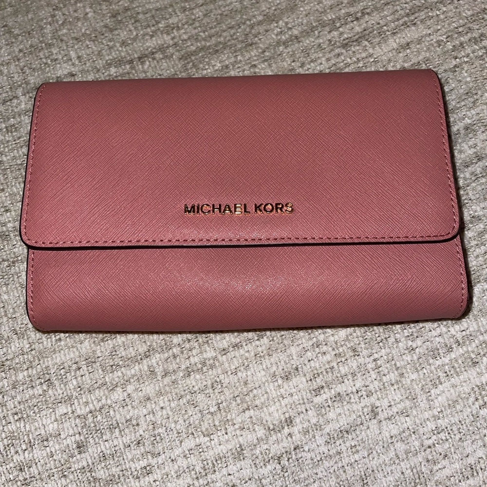 Michael Kors Wallet on Chain crossbody with removable card holder